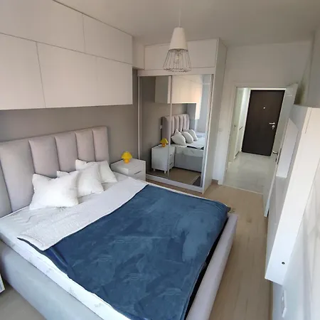 Cozy Nest - Simple & Comfy Apartment Skopje